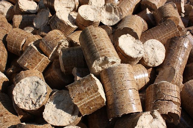 Tout savoir sur les granules en bois : caracteristiques, fabrication, proprietes et avantages